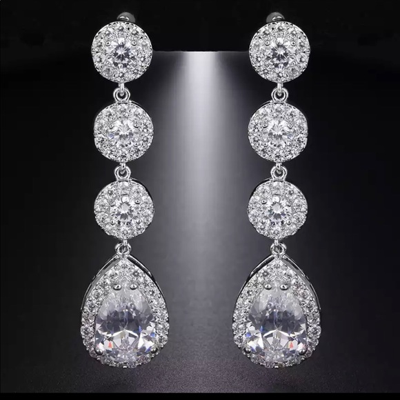 Water Drop Shaped Dangle Earrings Simulated Diamonds White Gold Plated - Picture 1 of 6
